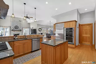 174 Westfort Dr, Meriden, CT 06451 - Photo 5