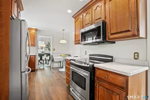 188 Henderson Rd, Fairfield, CT 06824 - Photo 7