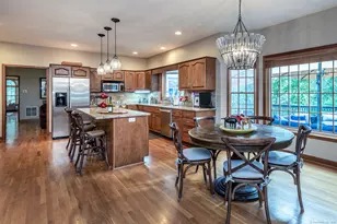 32 Sail Harbour Dr, New Fairfield, CT 06812 - Photo 13