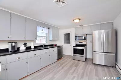 548 Mulberry Street, Windsor Locks, CT 06096 - Photo 17