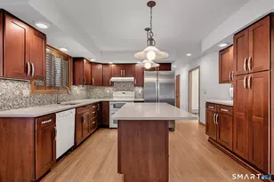 40 Osborne Hill Rd, Newtown, CT 06482 - Photo 5