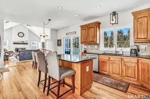 55 Old Dairy Ln, Shelton, CT 06484 - Photo 9