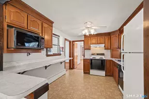 332 Fern St, West Hartford, CT 06119 - Photo 9