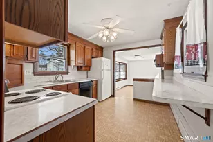 332 Fern St, West Hartford, CT 06119 - Photo 7