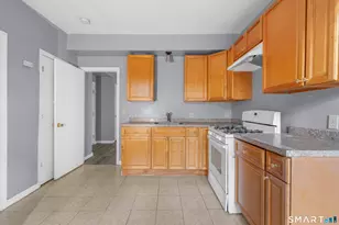 815 E Main St, Waterbury, CT 06705 - Photo 9