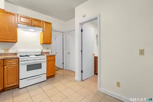 815 E Main St, Waterbury, CT 06705 - Photo 27