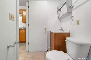 815 E Main St, Waterbury, CT 06705 - Photo 31