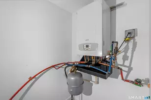 815 E Main St, Waterbury, CT 06705 - Photo 17