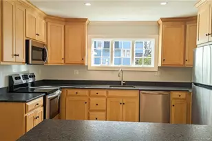 35 Graves Ave, Guilford, CT 06437 - Photo 11