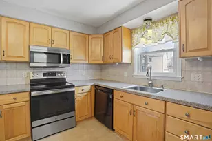 5 W Prospect St, West Haven, CT 06516 - Photo 9