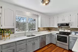 97 W Main St, East Lyme, CT 06357 - Photo 15