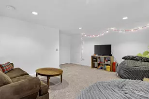 97 W Main St, East Lyme, CT 06357 - Photo 35