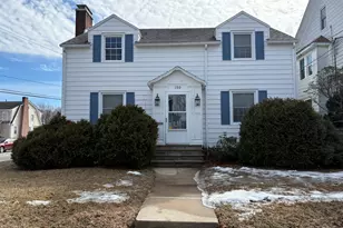 150 Thames St, New London, CT 06320 - Photo 1