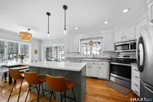 117 N Saddle Rdg, Simsbury, CT 06092 - Photo 9