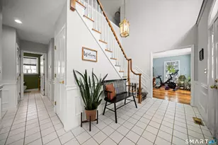 117 N Saddle Rdg, Simsbury, CT 06092 - Photo 5
