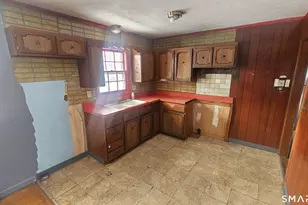 12 Collins Dr, West Haven, CT 06516 - Photo 9