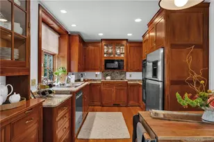 3 School St, Branford, CT 06405 - Photo 13