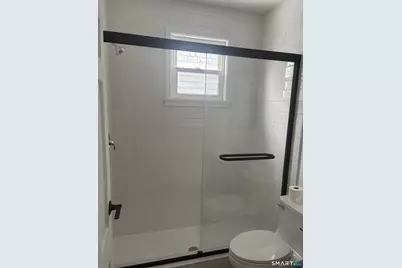 73 Pixlee Place, Bridgeport, CT 06610 - Photo 9