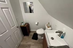 8 Jetland Pl, Bridgeport, CT 06605 - Photo 27