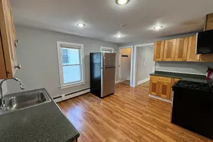 8 Jetland Pl, Bridgeport, CT 06605 - Photo 11