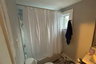 8 Jetland Pl, Bridgeport, CT 06605 - Photo 9