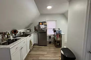 8 Jetland Pl, Bridgeport, CT 06605 - Photo 25