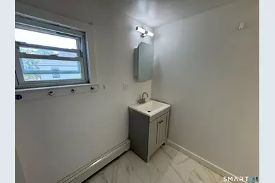 8 Jetland Place, Bridgeport, CT 06605 - Photo 15