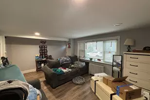 8 Jetland Pl, Bridgeport, CT 06605 - Photo 3