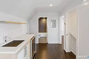 24 Avery St, Stamford, CT 06902 - Photo 9