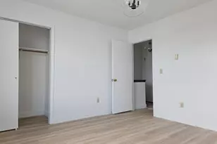 975 Meriden Rd, Waterbury, CT 06705 - Photo 17