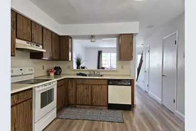 975 Meriden Road #APT 11, Waterbury, CT 06705 - Photo 11