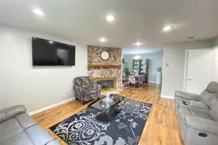 19 Somers St, Danbury, CT 06810 - Photo 5