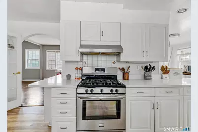 8 Parkland Place, Milford, CT 06460 - Photo 9