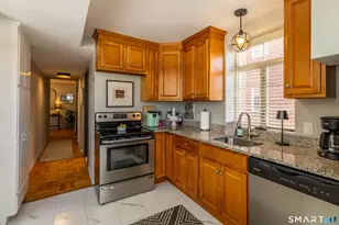 30 Outlook Ave, West Hartford, CT 06119 - Photo 15