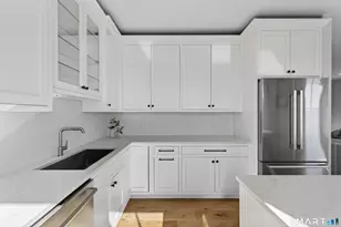 185 Main St, East Lyme, CT 06357 - Photo 11