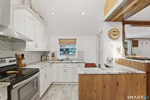 58 Sleepy Hollow Ln, Stamford, CT 06907 - Photo 3