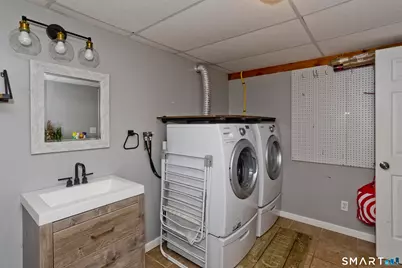 25A Queen Street, Enfield, CT 06082 - Photo 33