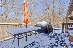 25A Queen St, Enfield, CT 06082 - Photo 37