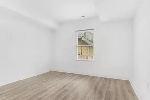 1974 Kings Hwy, Fairfield, CT 06824 - Photo 19