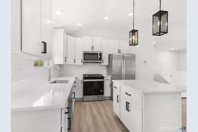 1974 Kings Highway #1974, Fairfield, CT 06824 - Photo 5