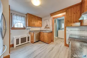 131 Coleman Rd, Wethersfield, CT 06109 - Photo 21