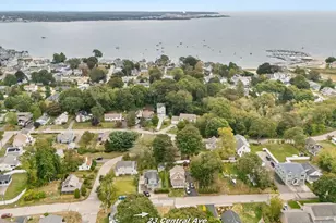 23 Central Ave, East Lyme, CT 06357 - Photo 3