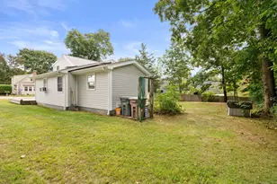 23 Central Ave, East Lyme, CT 06357 - Photo 27