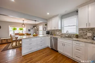 206 Sterling St, Fairfield, CT 06825 - Photo 3