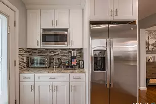 206 Sterling St, Fairfield, CT 06825 - Photo 7