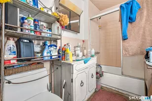 17 Rennell Ct, Bridgeport, CT 06605 - Photo 15