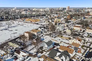 17 Rennell Ct, Bridgeport, CT 06605 - Photo 21