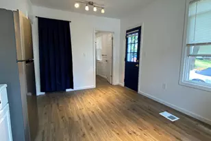 15 Lincoln Pl, Bristol, CT 06010 - Photo 5