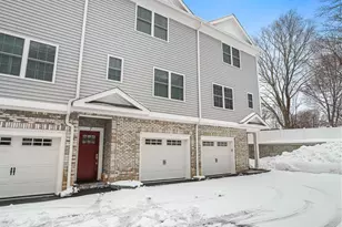 6 Beacon Square, Fairfield, CT 06825 - Photo 1