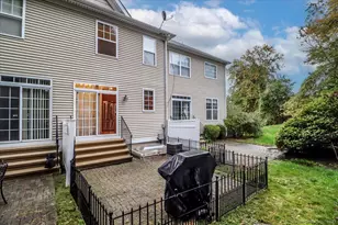 37 Faith Ln, Danbury, CT 06810 - Photo 19